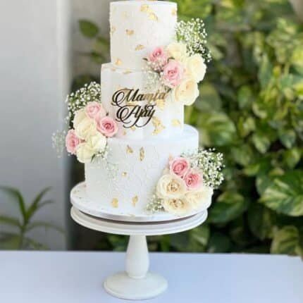 imported flwers wedding cake