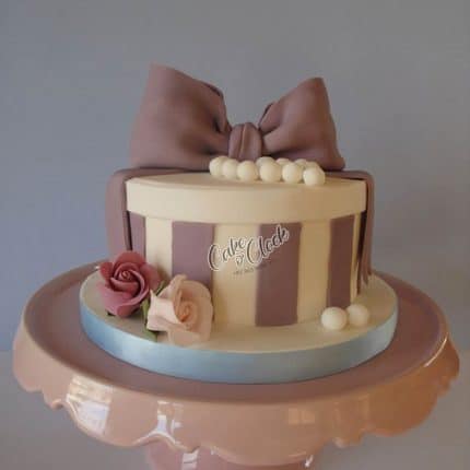 gift theme cake