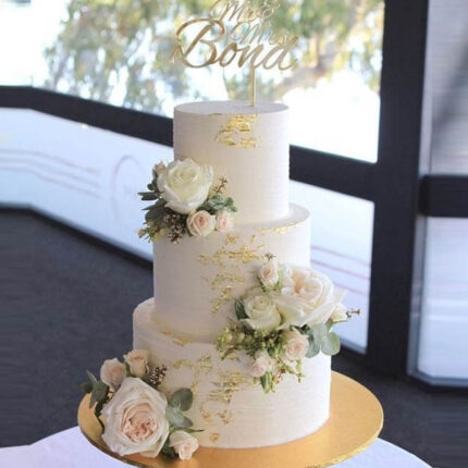 3 tier wedding cake